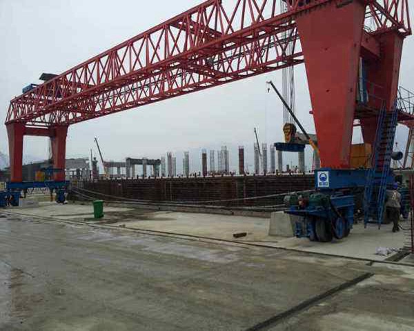 湖北孝感輪胎龍門吊廠家 門式起重機電線敷設的要求