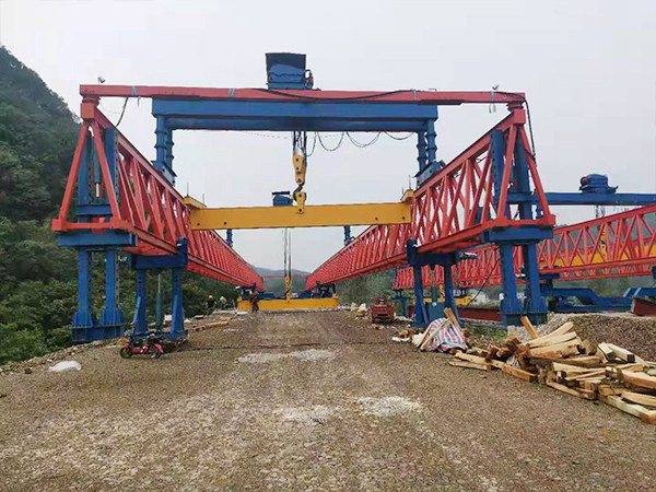 甘肅慶陽架橋機(jī)生產(chǎn)廠家介紹免配重架橋機(jī)的結(jié)構(gòu)特點(diǎn)