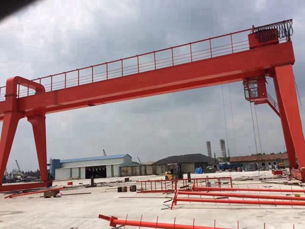甘肅蘭州龍門吊使用現(xiàn)場(chǎng)