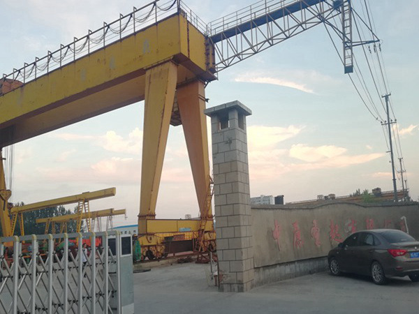 浙江杭州龍門(mén)吊廠家 L型偏掛式龍門(mén)吊