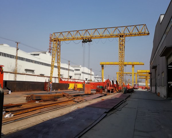 江蘇南京龍門吊廠家采用三合一驅動機構