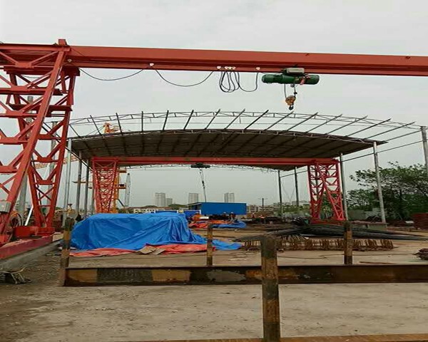 青海海北龍門吊廠家橋架安裝技術問題探討