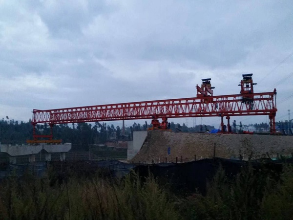 陜西漢中架橋機(jī)廠家探索起重機(jī)械事故原因