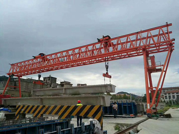 云南普洱龍門(mén)吊廠家努力超越客戶期望