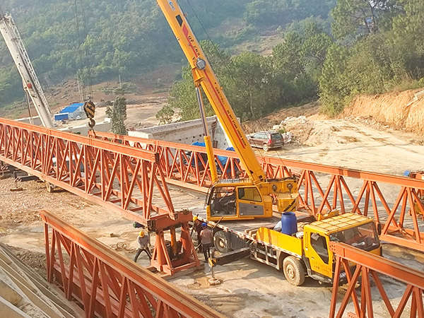 陜西渭南架橋機(jī)公司上線
