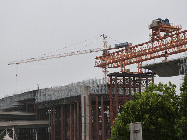 四川樂(lè)山架橋機(jī)租賃廠家主梁伸縮