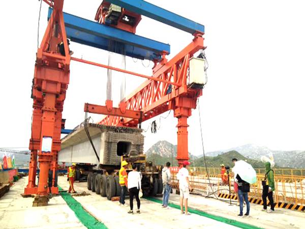 山東濟(jì)南架橋機(jī)租賃廠(chǎng)家流動(dòng)作業(yè)