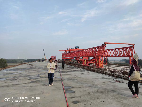 湖北隨州架橋機(jī)租賃廠家移動(dòng)