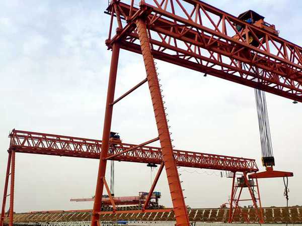 湖北潛江龍門吊租賃 起重機需要定期檢查
