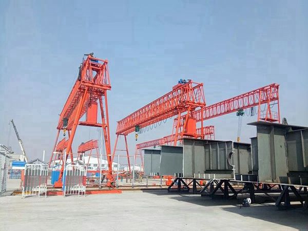 四川達(dá)州龍門吊出租 小型門式移動起重機