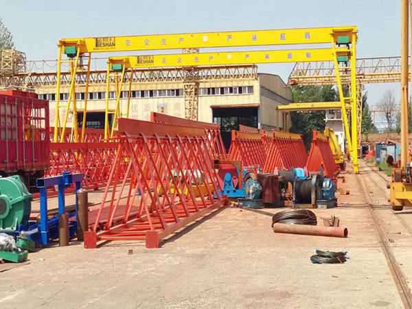 重慶濝江區(qū)龍門吊設(shè)備安全系數(shù)高 30年老廠家