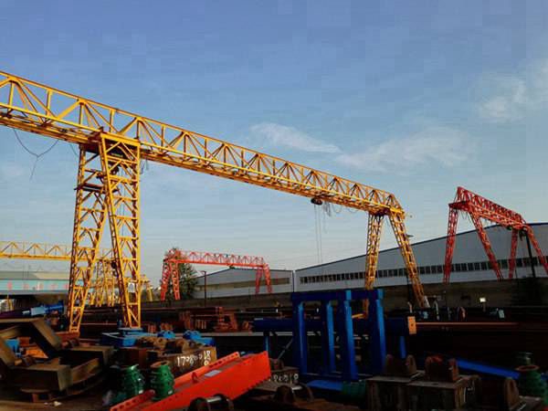  江蘇南通龍門吊廠家提醒保養(yǎng)注意事項(xiàng)