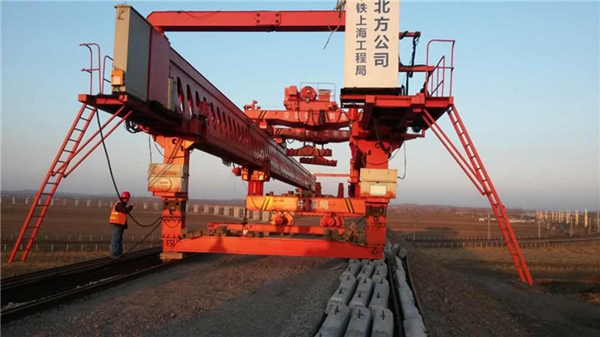 云南大理架橋機公司描述MH型電動葫蘆門式起重機