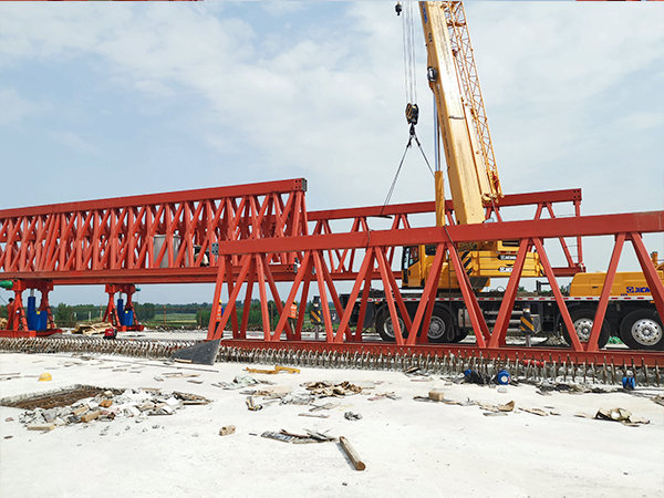 廣東廣州架橋機廠家80噸架橋機保養事項