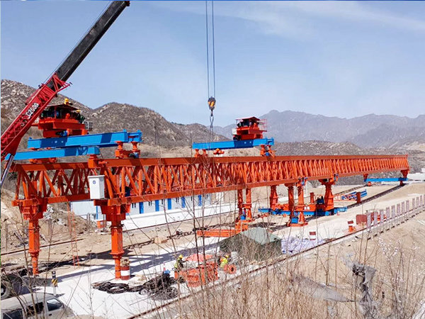 江西贛州架橋機(jī)廠家安全正確操作150噸架橋機(jī)