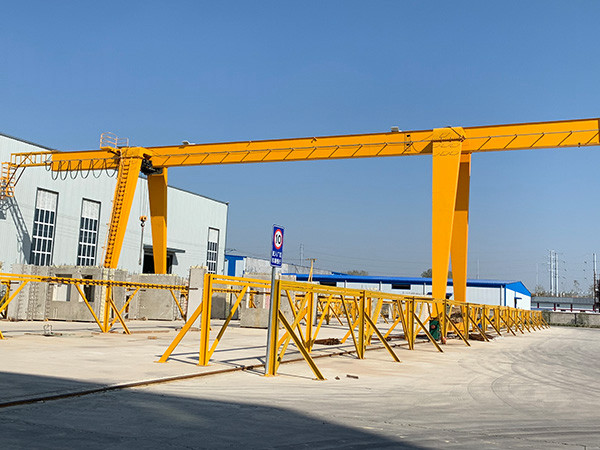 湖北十堰200噸龍門吊定期維修與檢查
